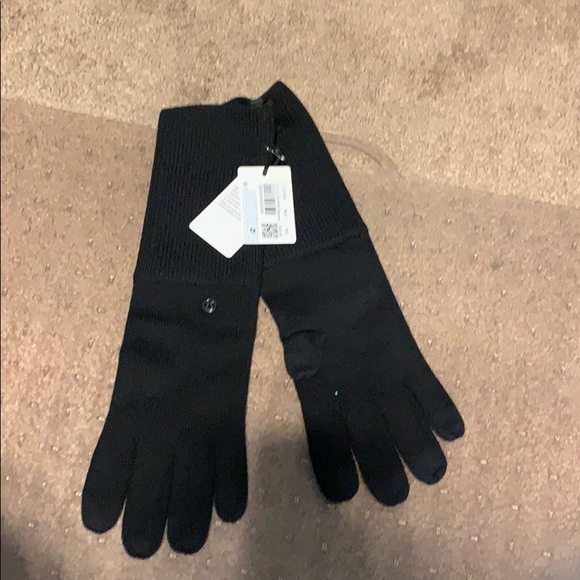 lululemon athletica Accessories - Lulu lemon gloves.